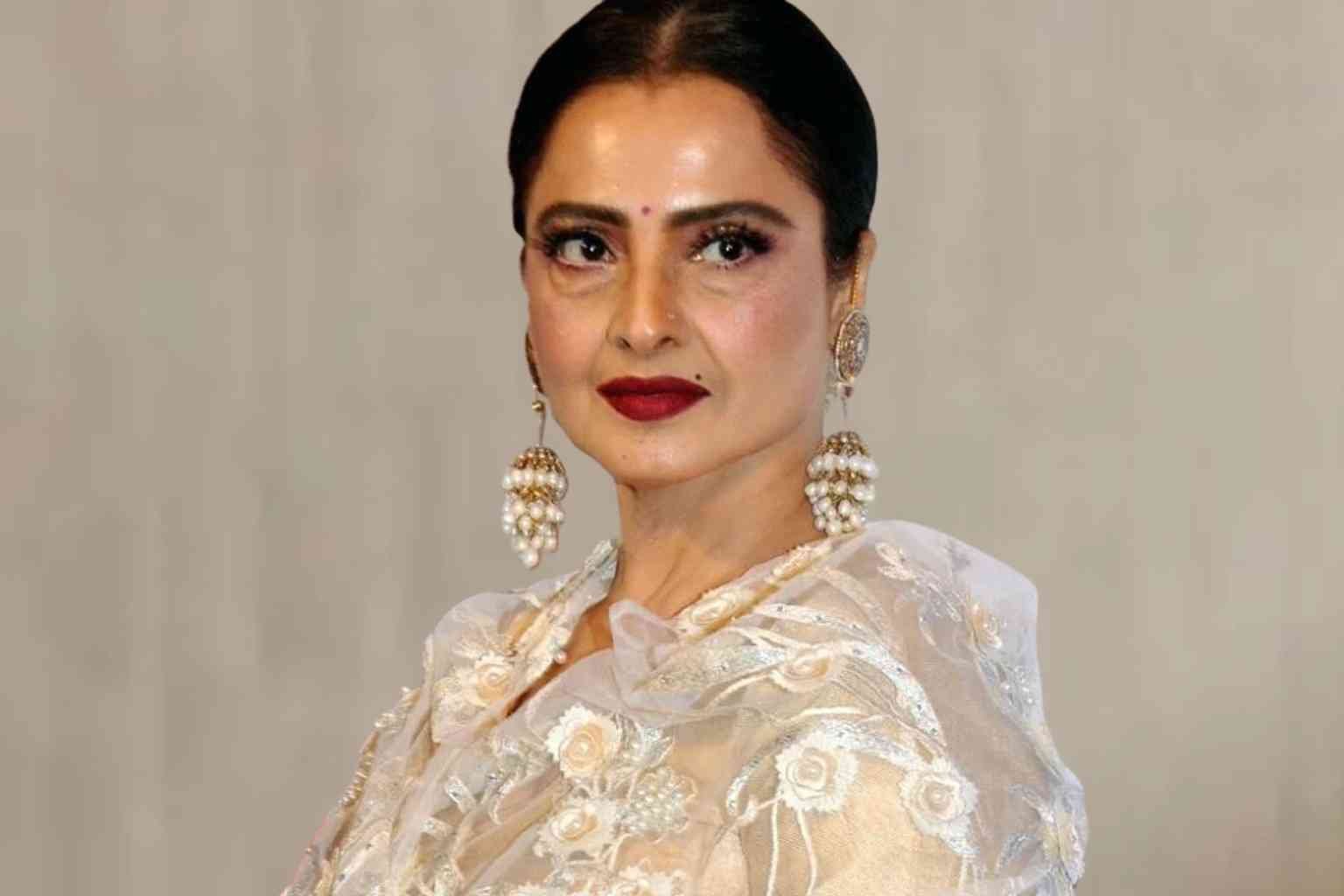 Rekha - Biography, Age, Height, Husband, Family, Net Worth, Career